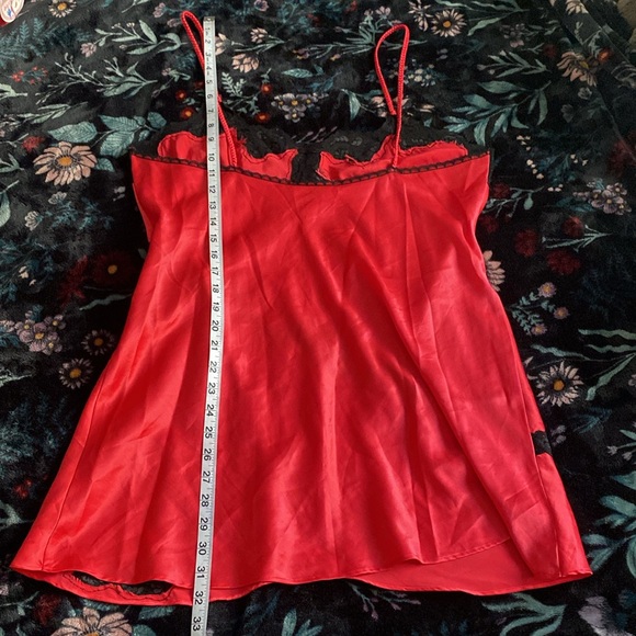 Vintage Victoria’s Secret gold label lace slip - Picture 13 of 14